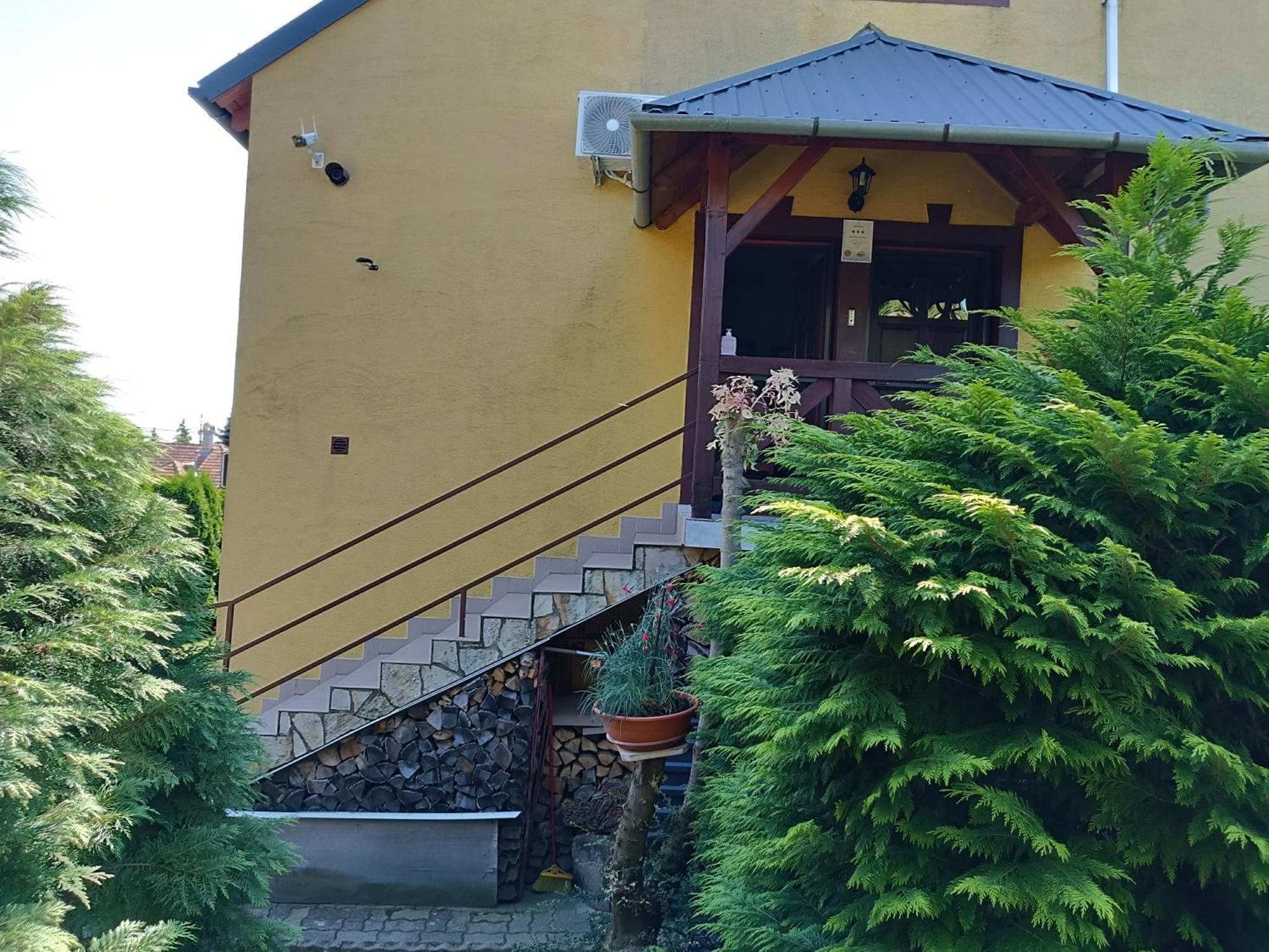 Anna Ilona Vendeghaz Hotel Badacsonytomaj Exterior foto